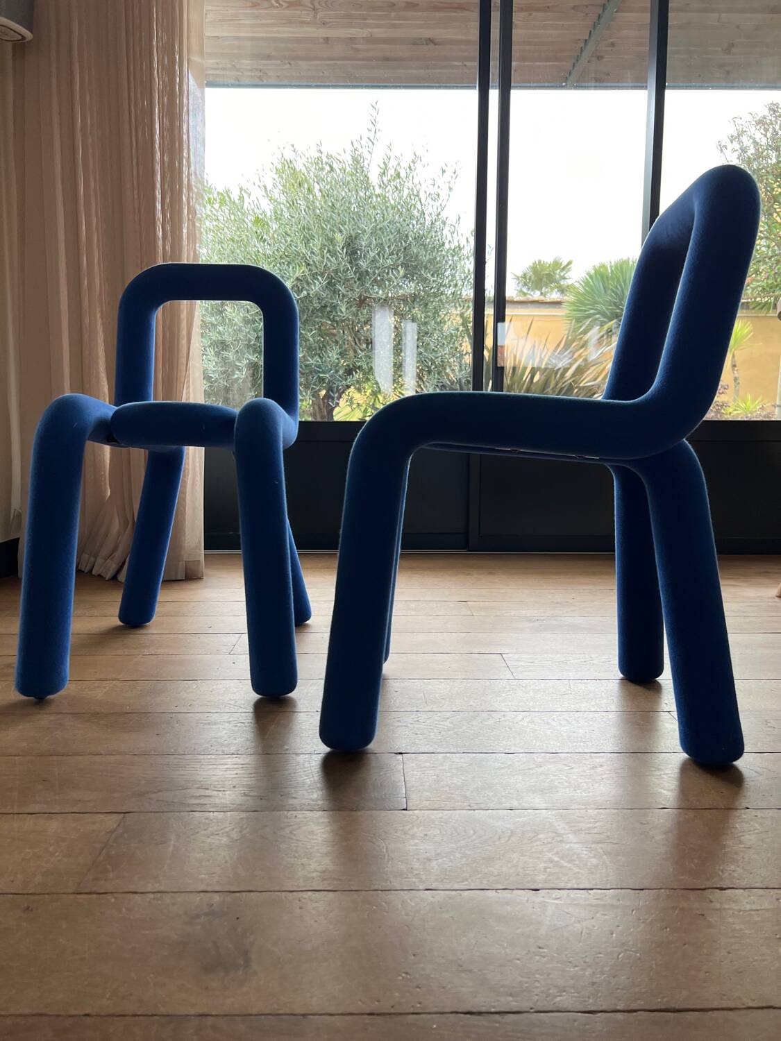 Chaises bold Moustache