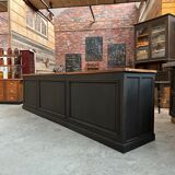 Counter early twentieth oak