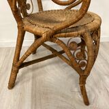 Peacock chair with armrests