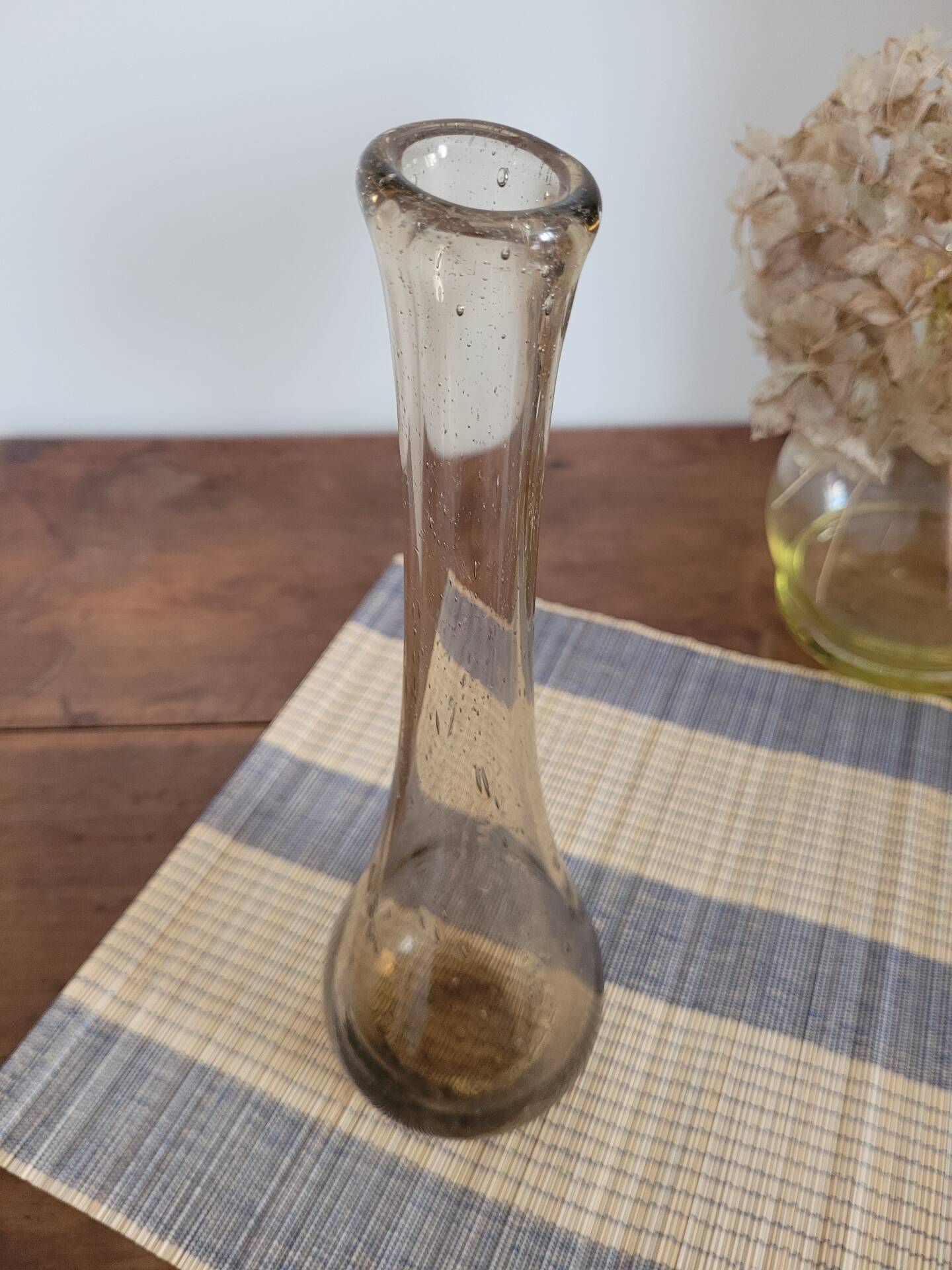 Vase soliflore en verre soufflé forme goutte