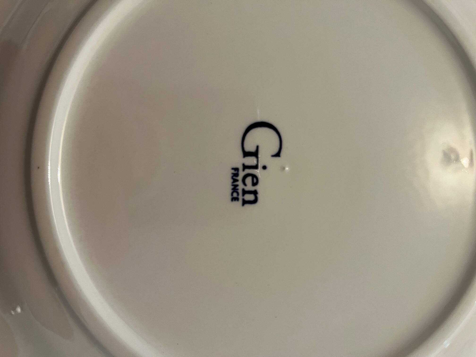4 lovely dessert plates in porcelain from Gien.