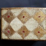 Boite ancienne motif géométrique doré
