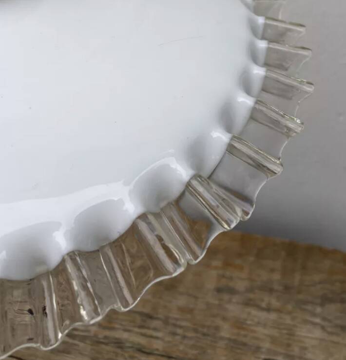 Suspension plissée verre opaline blanc et transparent ondulée