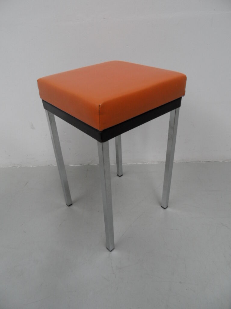 2 stools