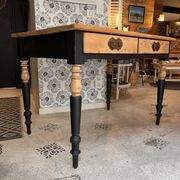Bureau vintage en bois massif, 2 tiroirs