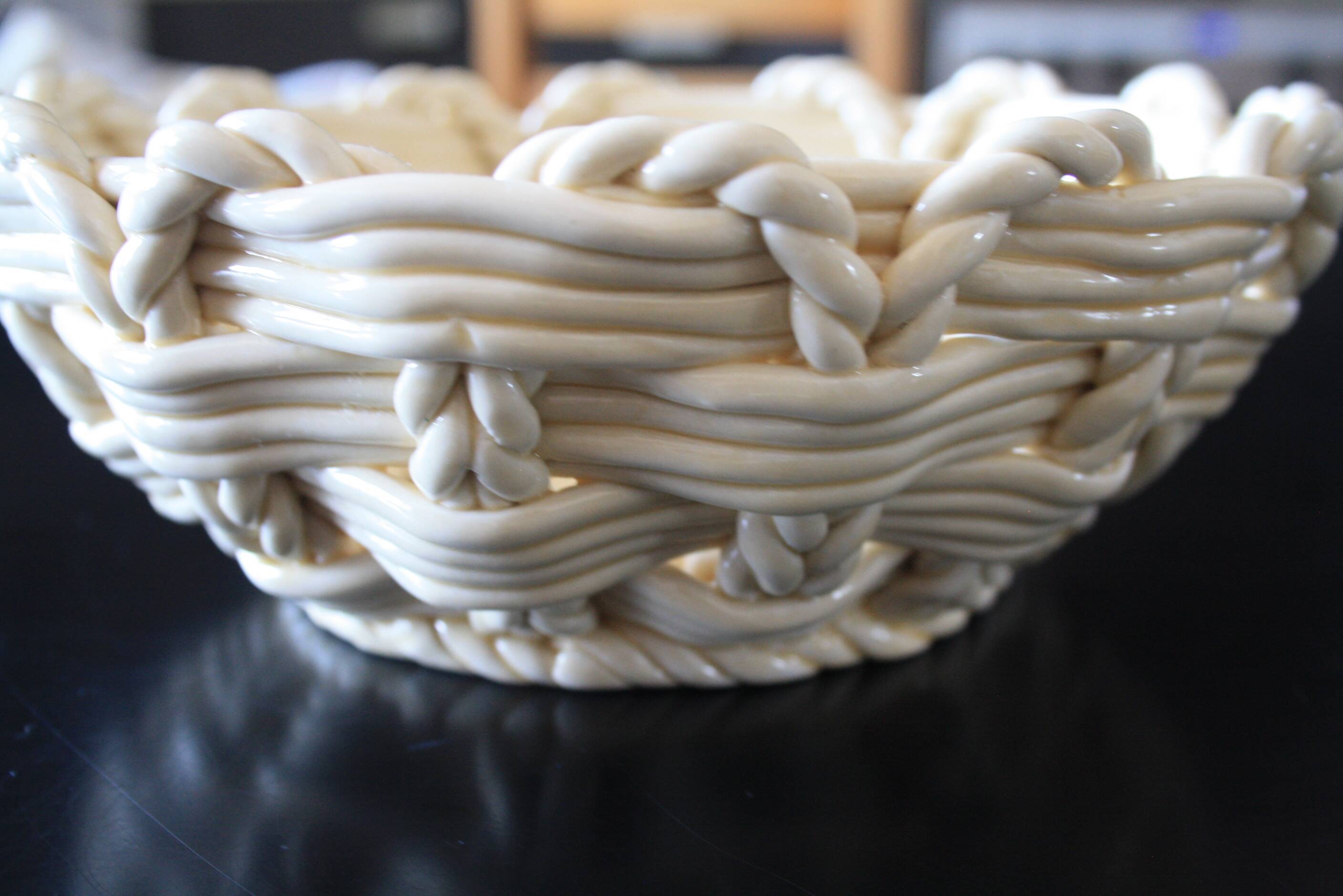 Woven ceramic basket/tray