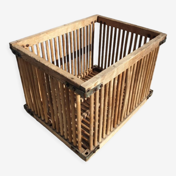 Box basket cage of spinning nineteenth with wooden bars