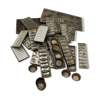 Lot de trente-huit moules chocolatier / patissier 1930