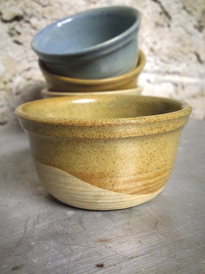 Set of 4 ramekins in semi-glazed sandstone, signed