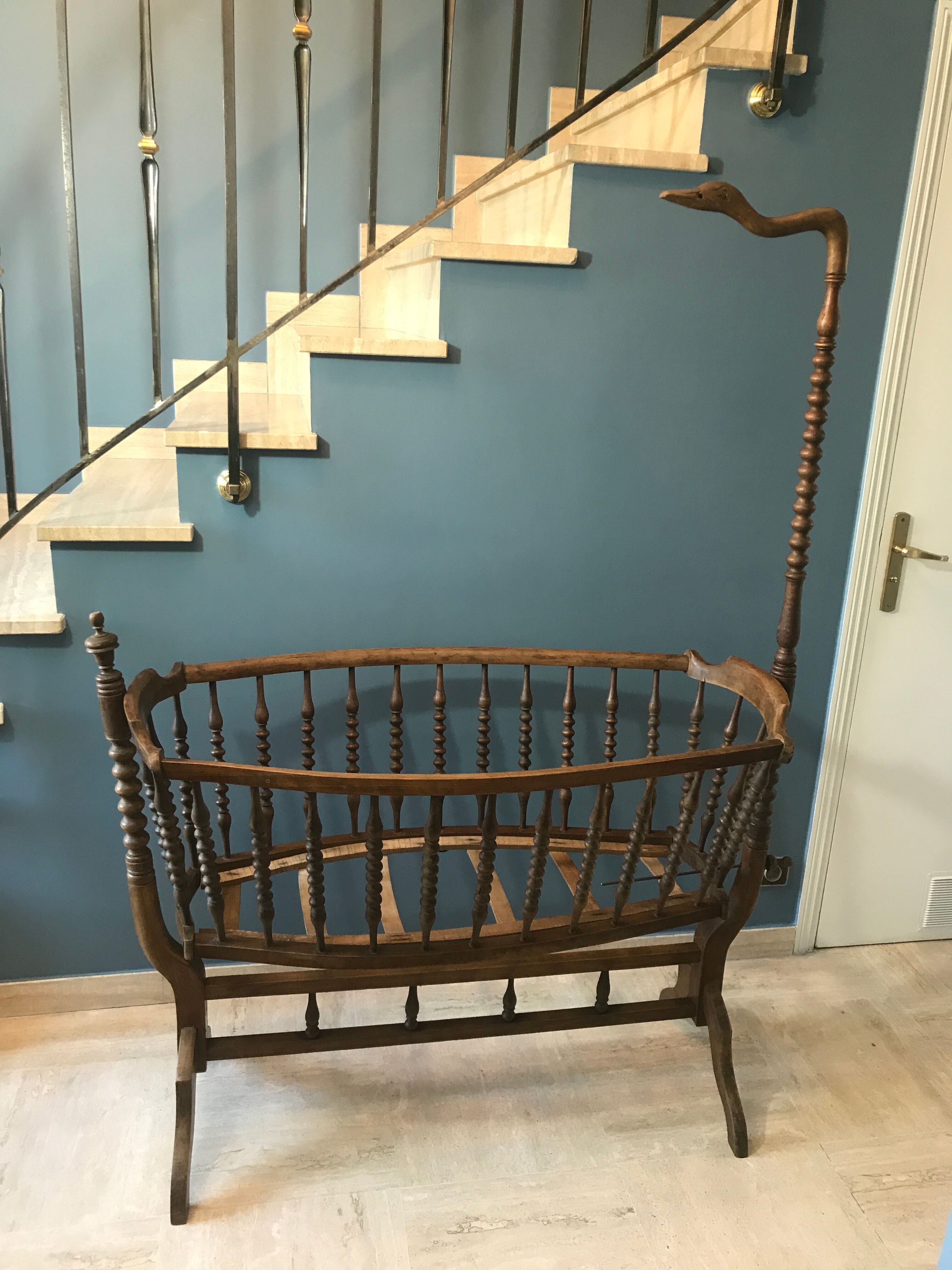 berceau ancien bois col de cygne