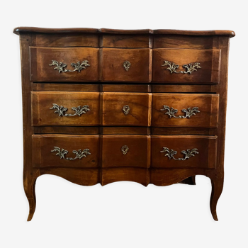 Classic chest of drawers