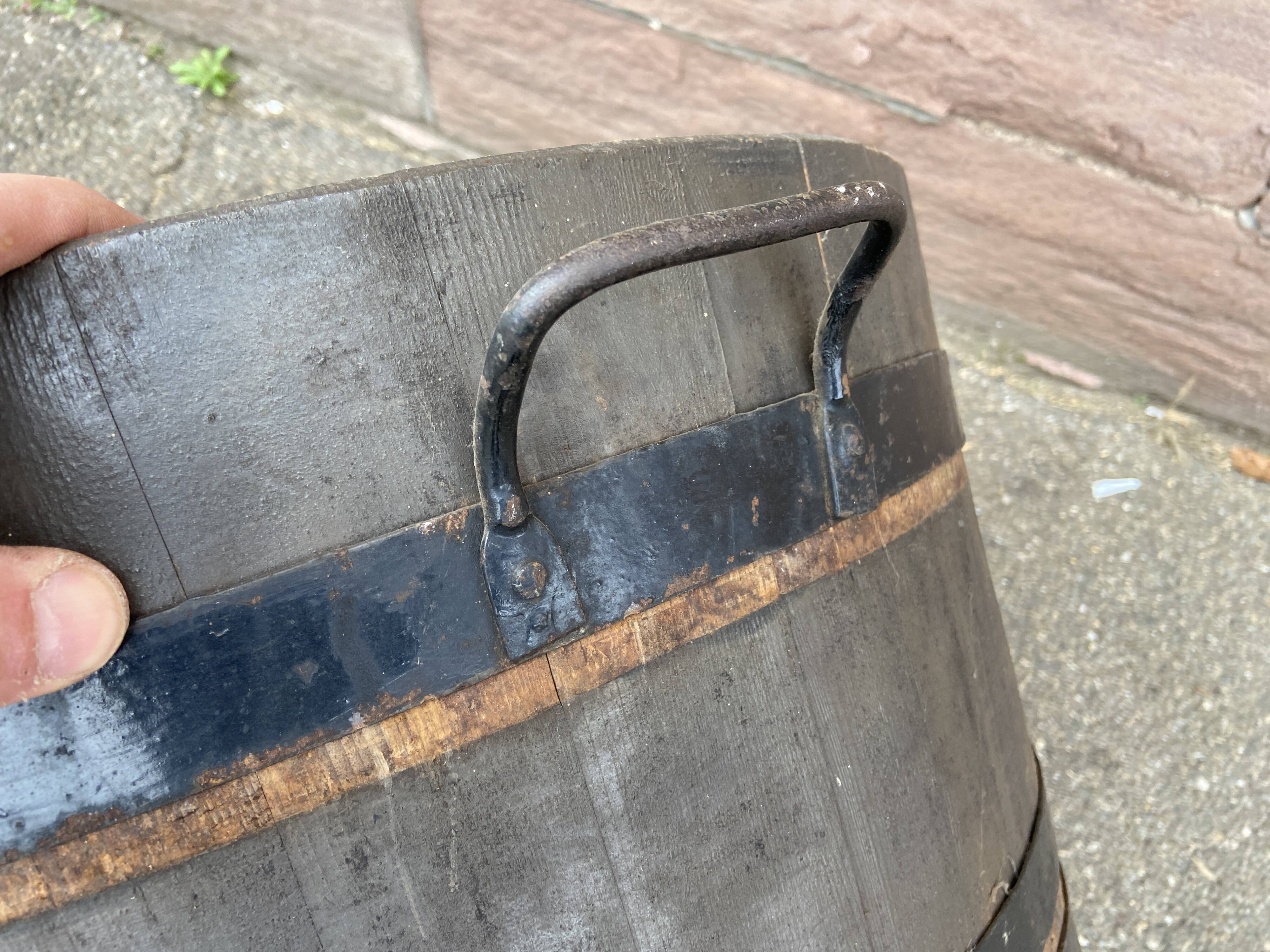 Barrel style flower box