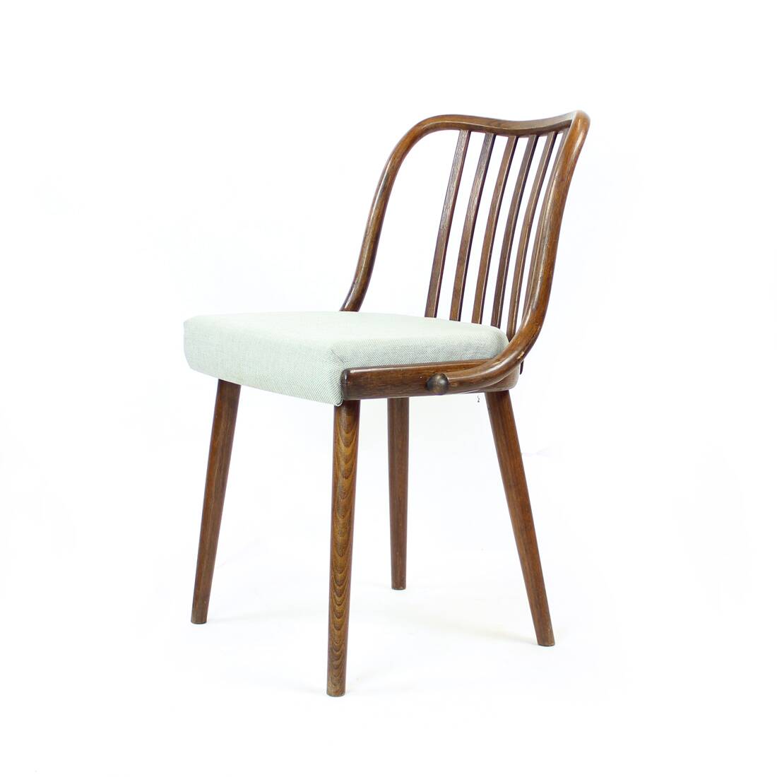 Ensemble de 4 chaises de salle à manger en chêne foncé courbé par Jitona, Tchécoslovaquie 1960