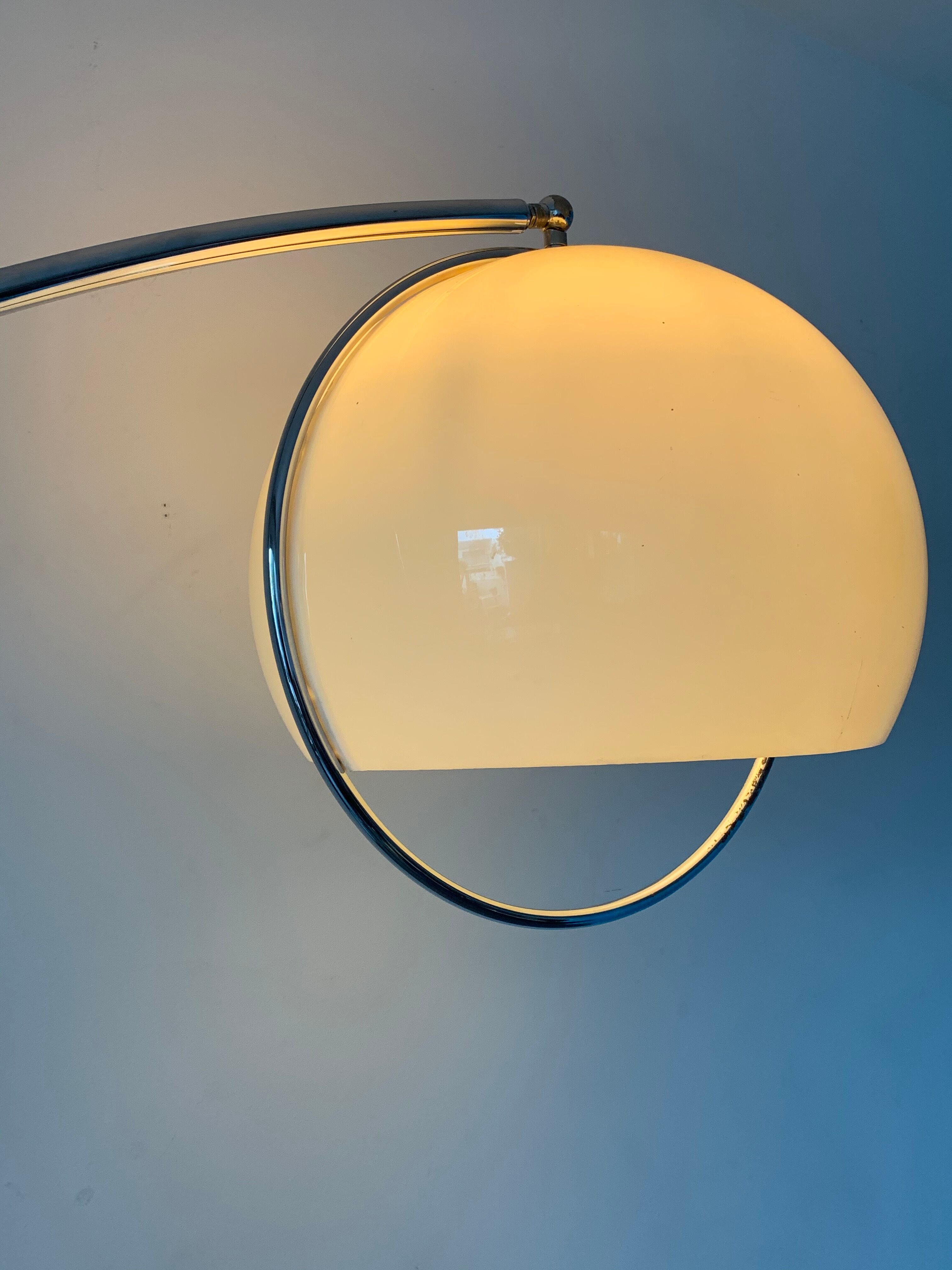 Harvey Guzzini adjustable arc lamp 1960