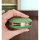 Boîte à bijoux italienne en albâtre ovale vert des années 1950