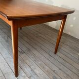 Scandinavian table in tack