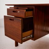 Model 207 rosewood desk by Arne Vodder