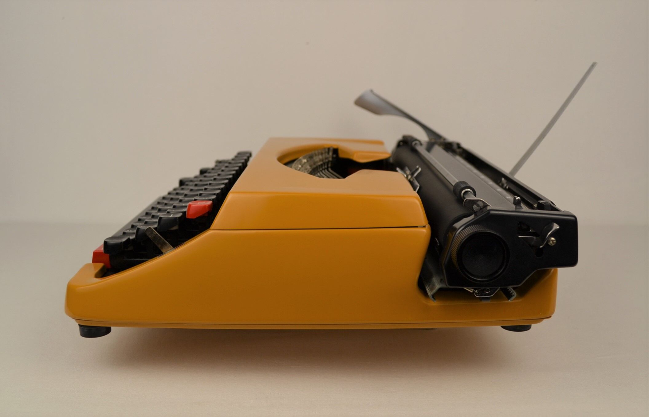 Brother deluxe 262tr mechanical typewriter - new tape