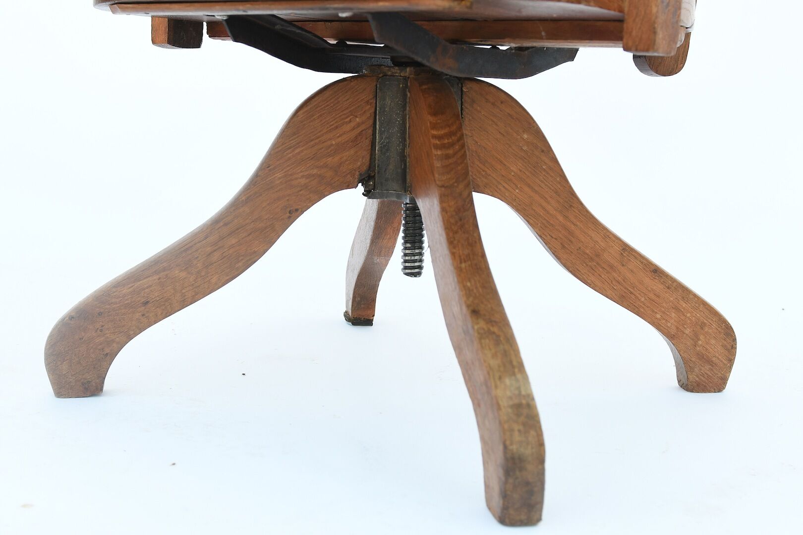 American-style office armchair