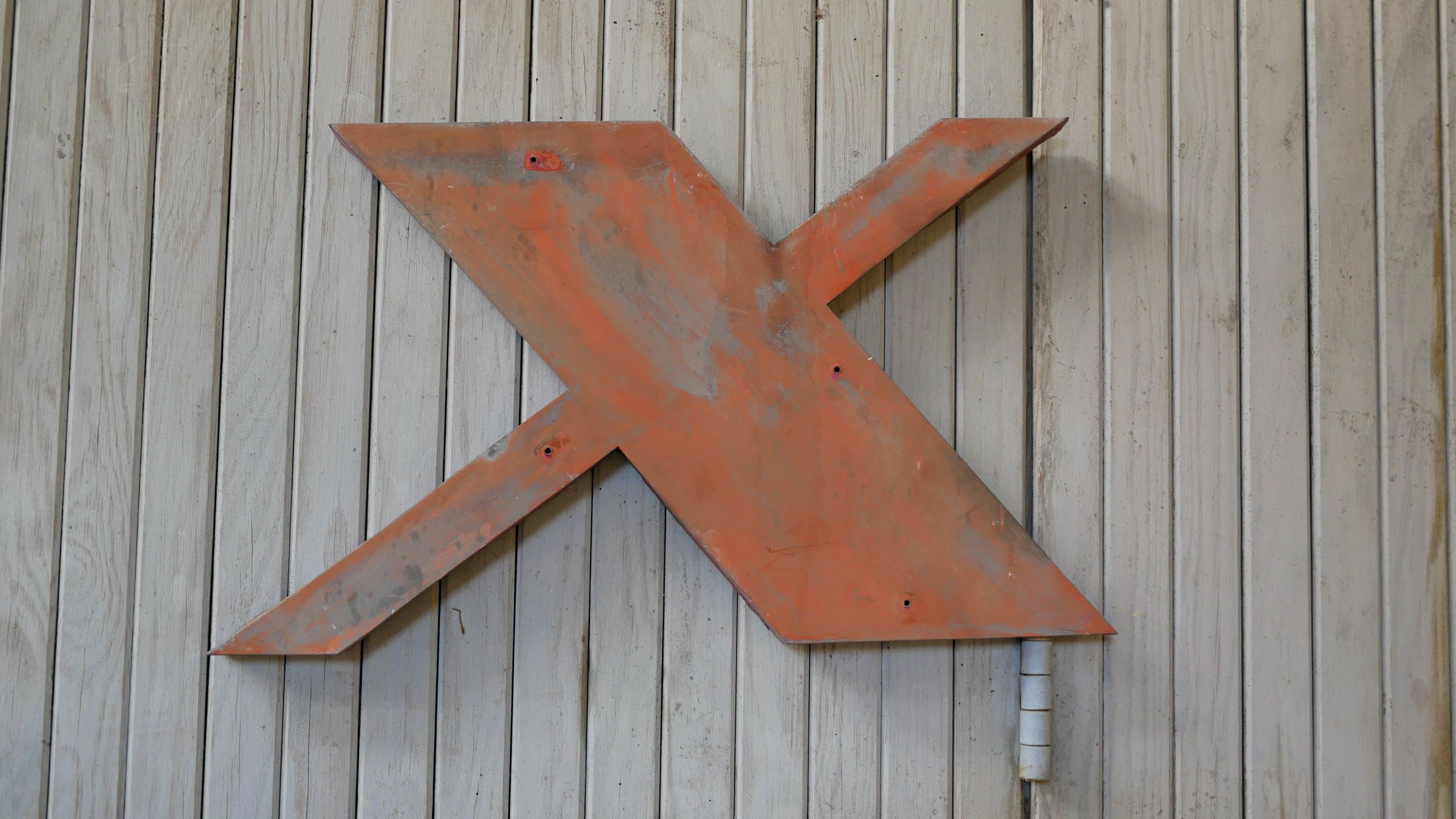Letter to sign vintage metal 'X '.