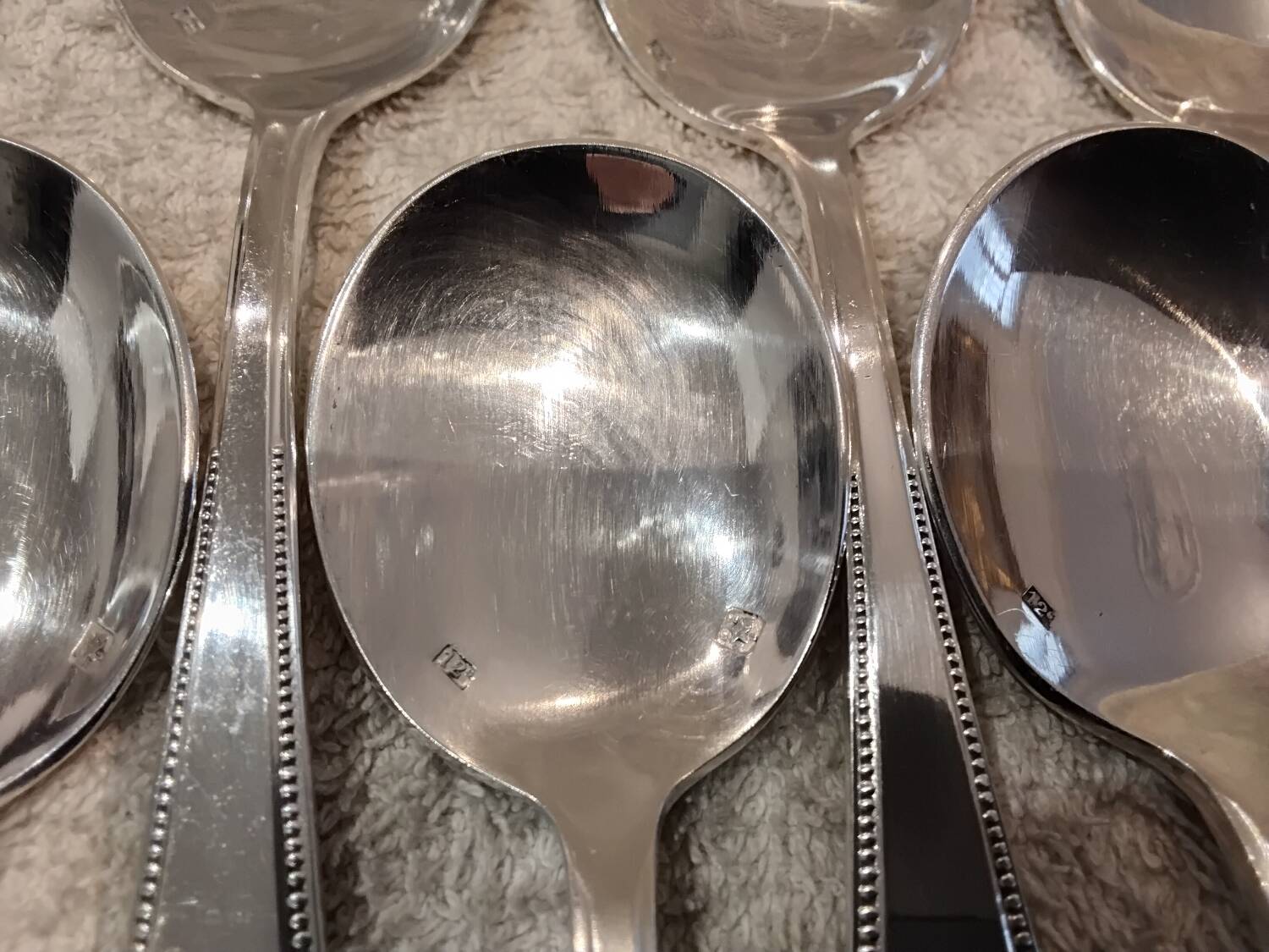 12 pelles a glace metal argente orfevre Vuillermet Lyon LXVI perles