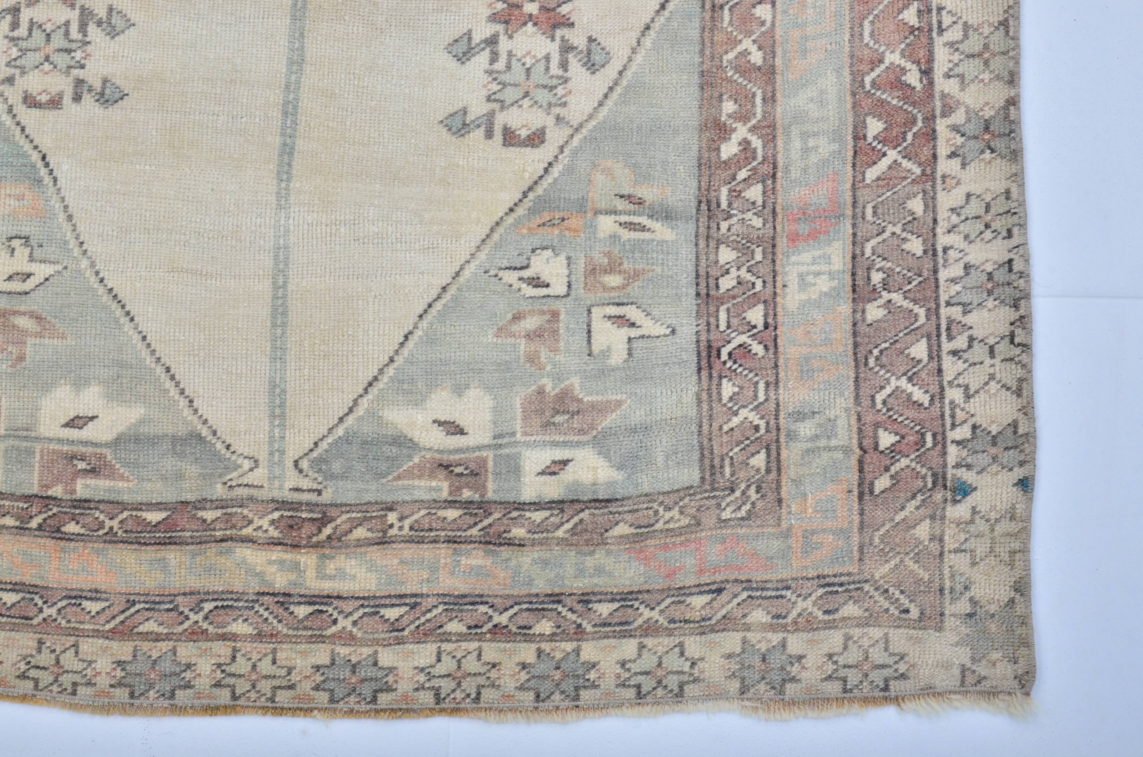 Tapis turc à motifs floraux beiges Oushak, référence 3085