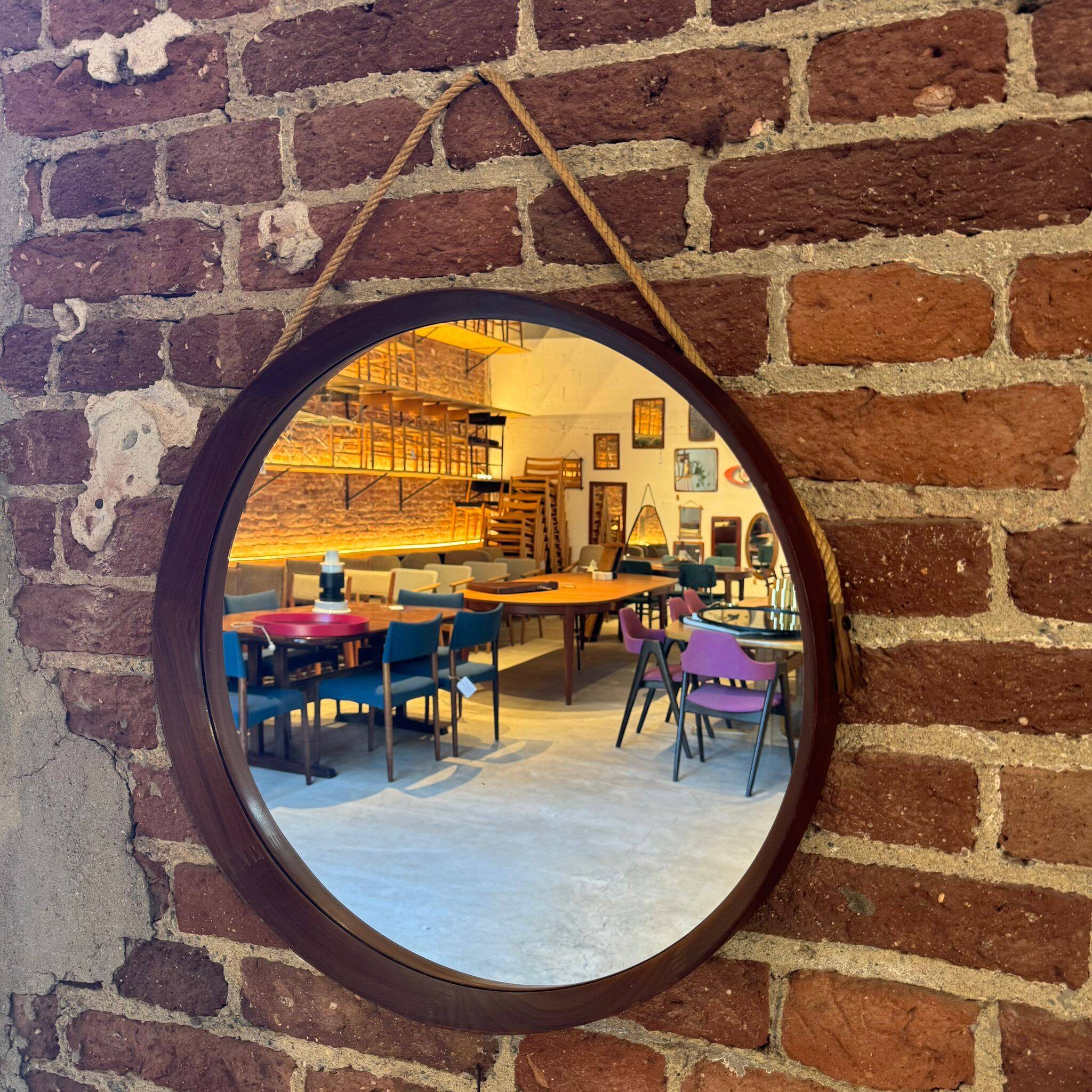 Miroir rond vintage en teck