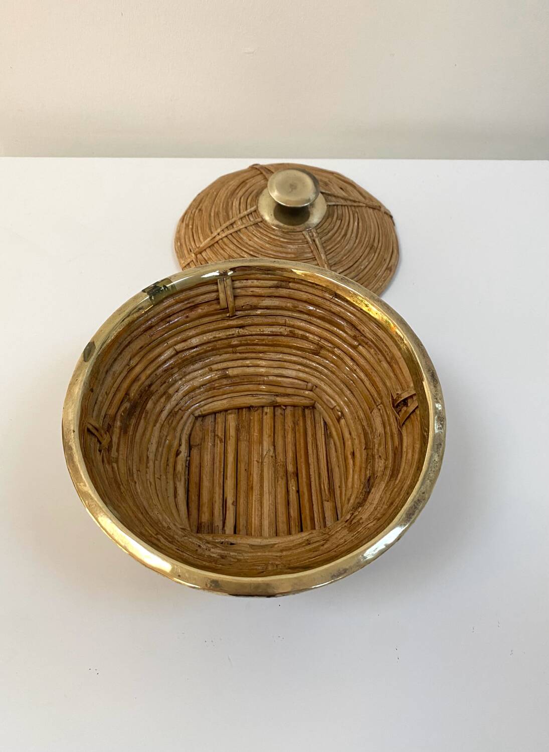 Vintage wicker and brass basket - 1970s