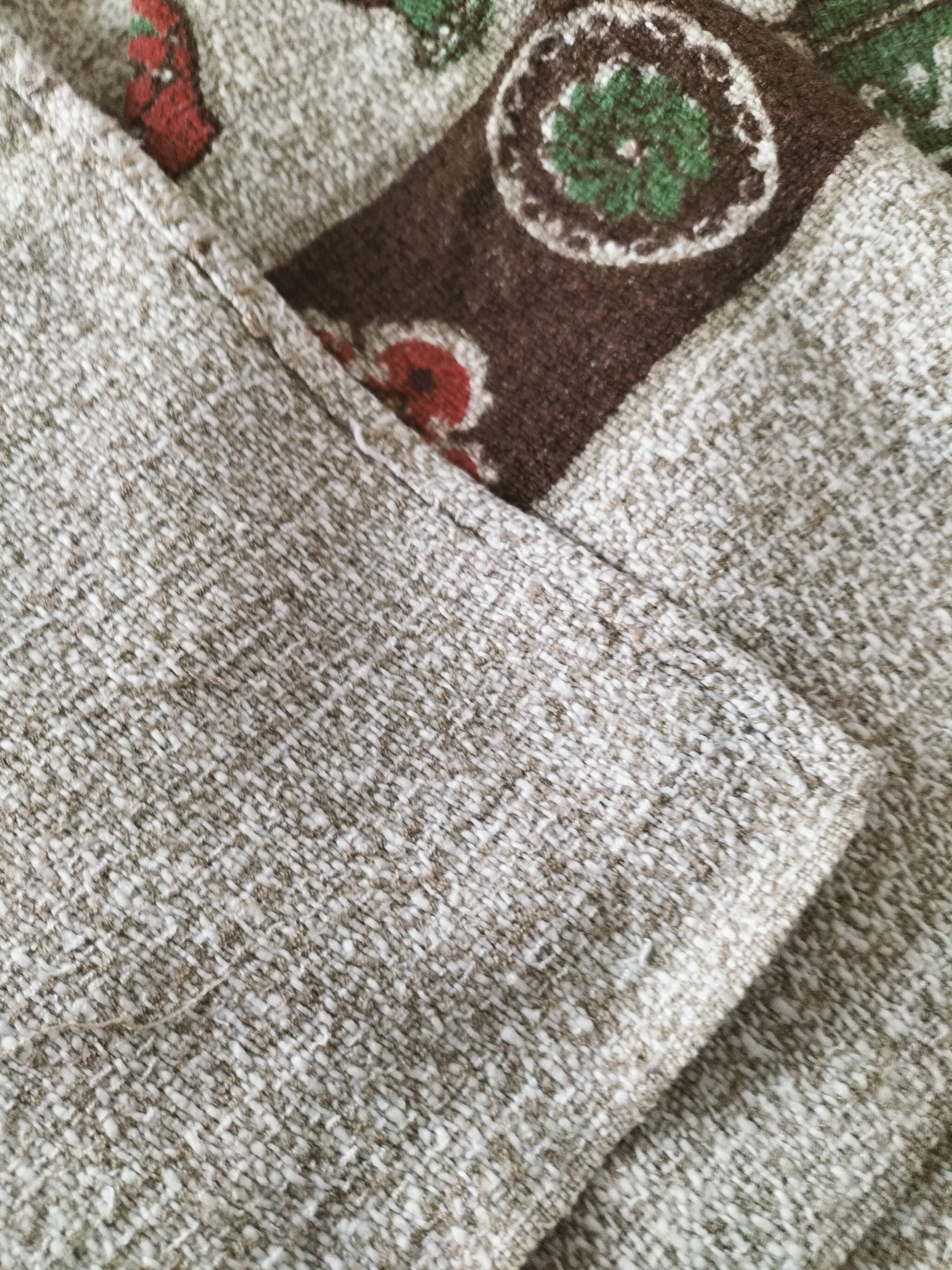 Nappe vintage à décor de poteries stylisées, années 60-70