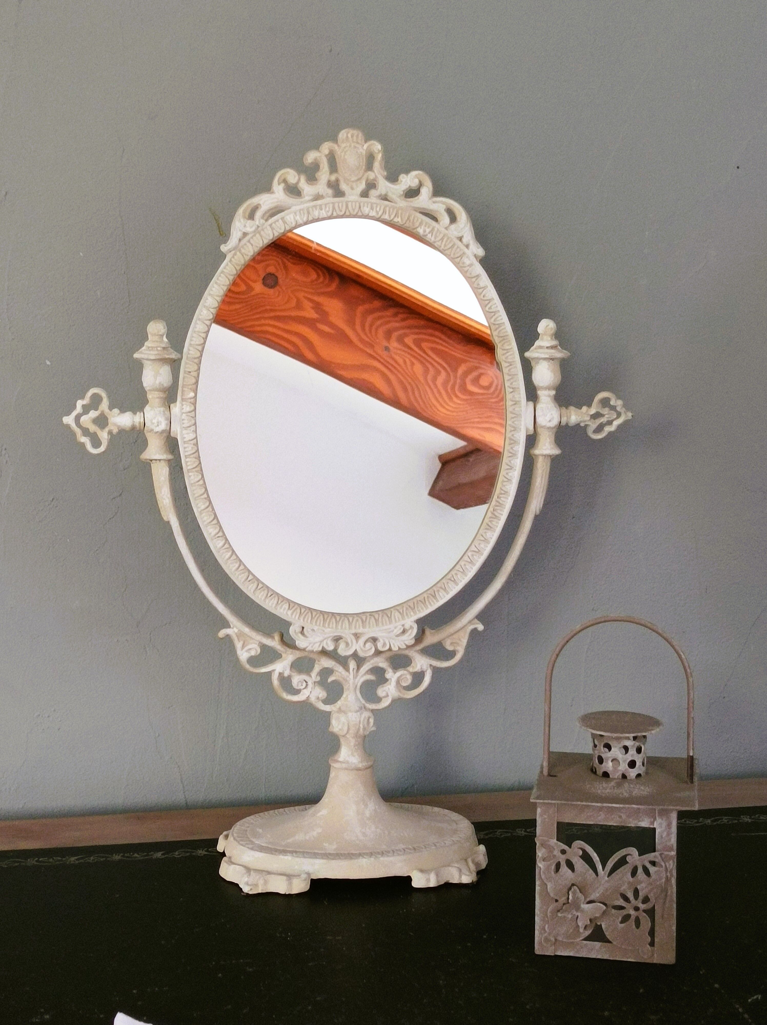 White table psyche mirror