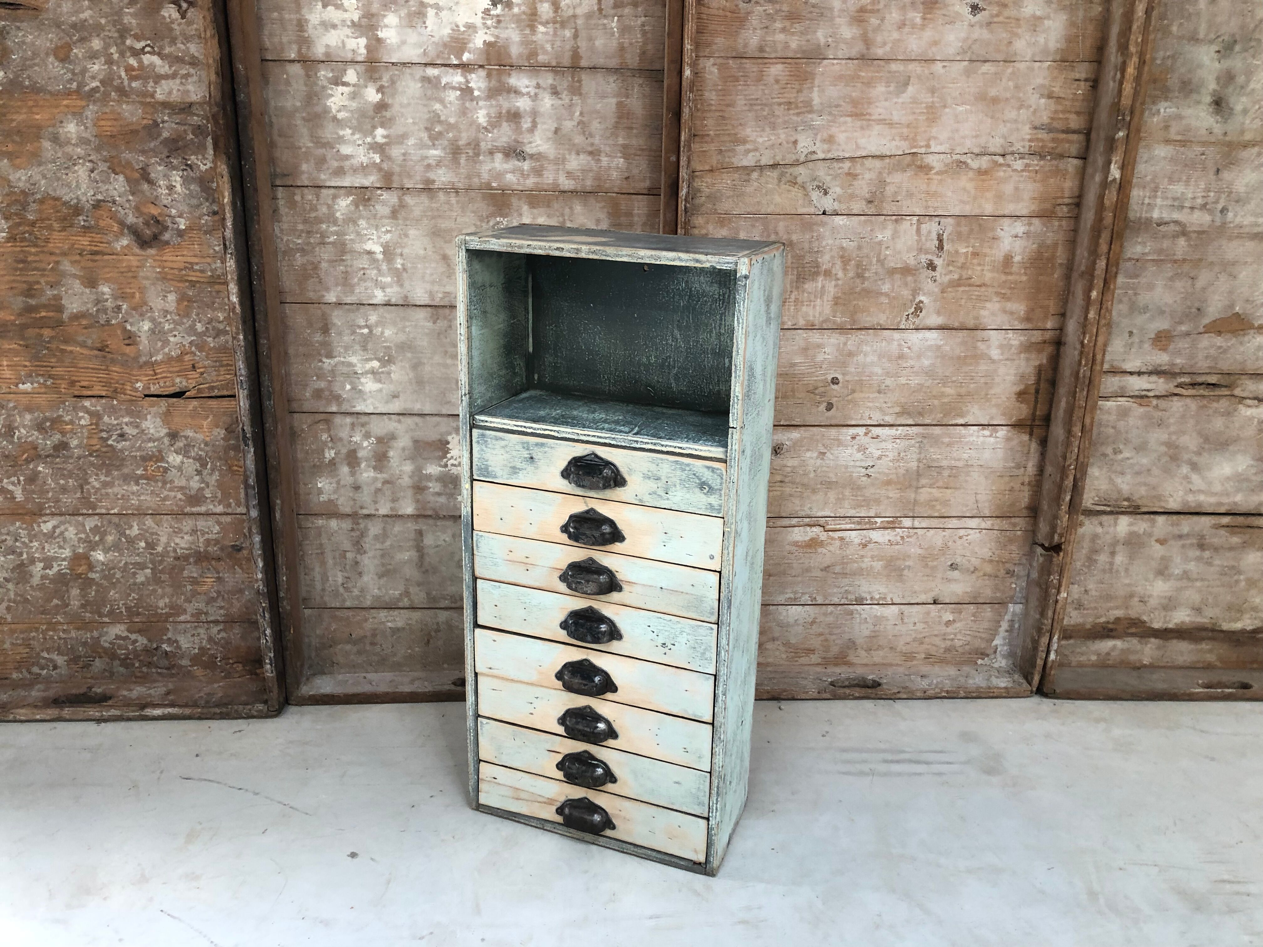 Cabinet with drawers