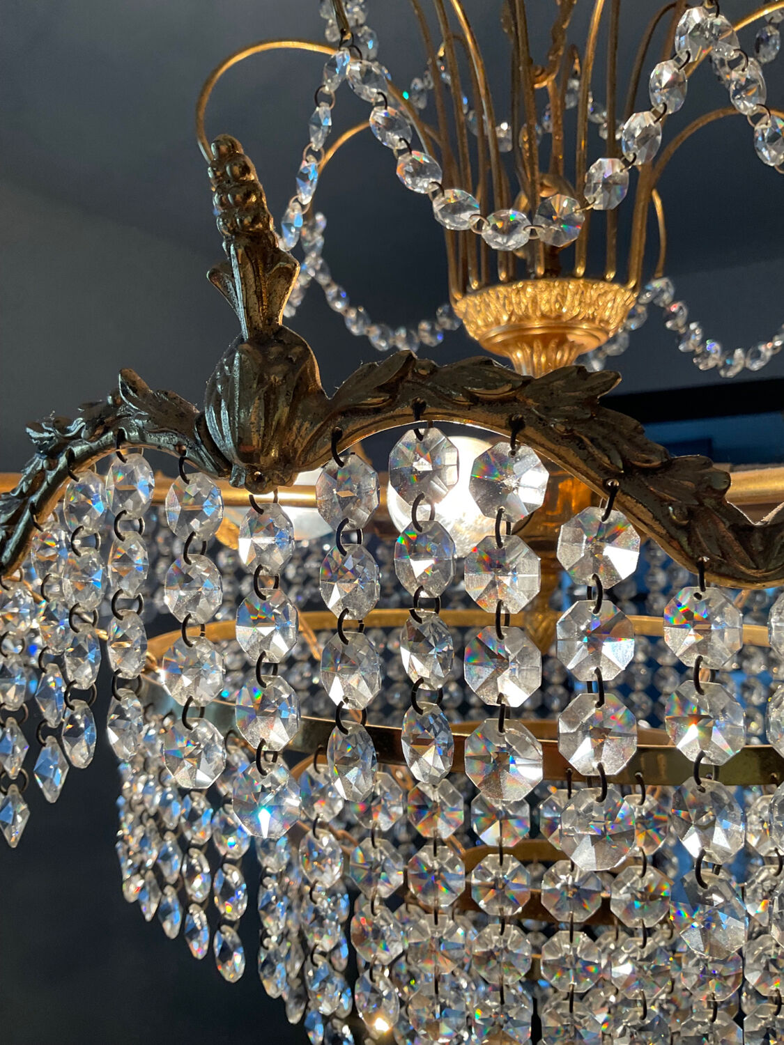 Waterfall chandelier in gilded bronze and crystal tassels