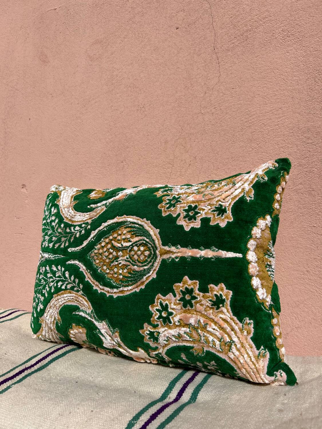 Velvet cushion 40x60cm