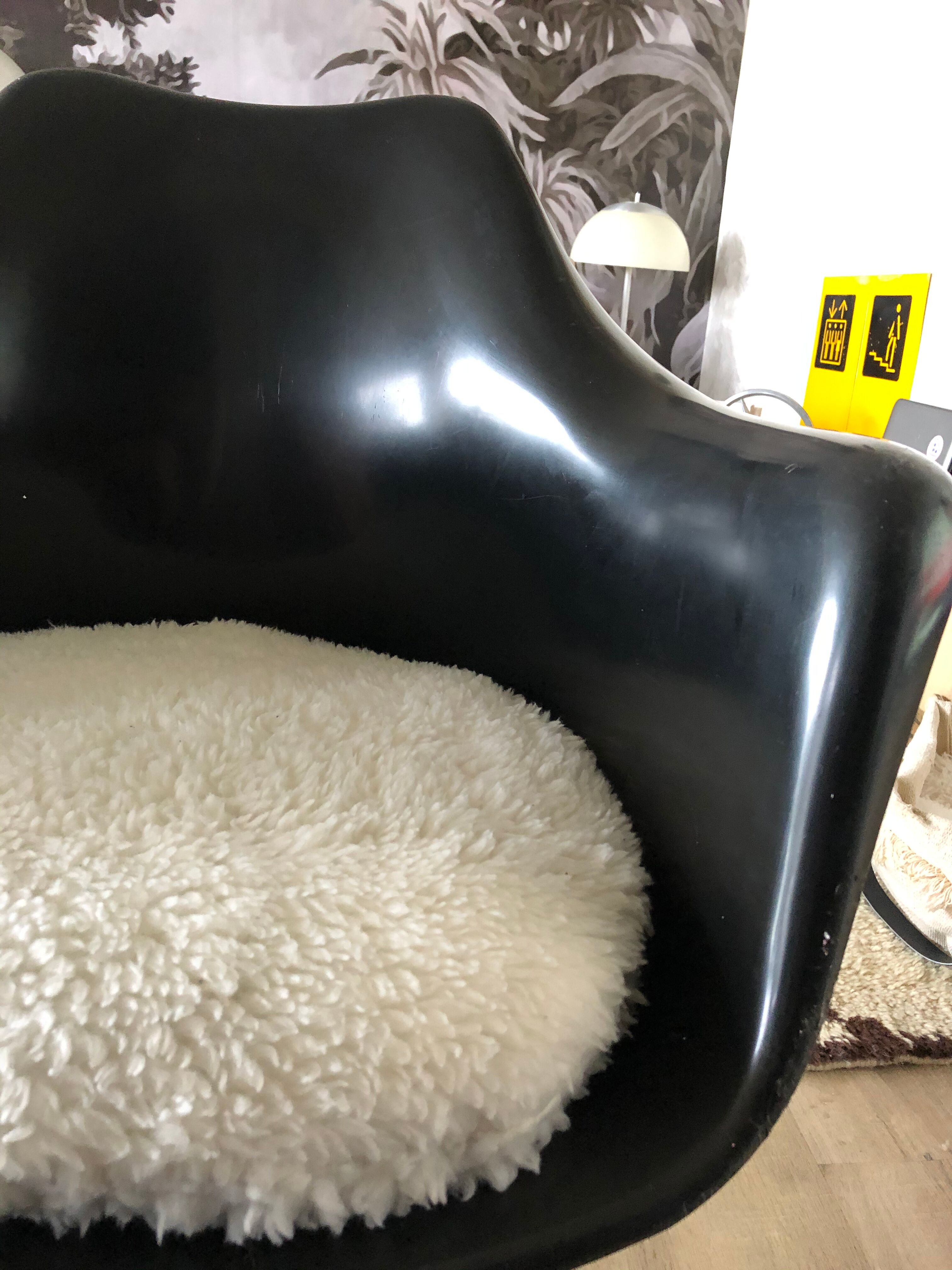 Vintage chair foot tulip