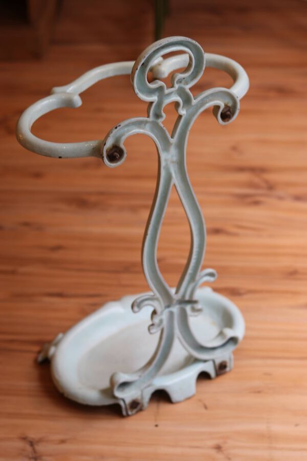 Superbe porte-parapluie Art Nouveau, en fonte émaillée, 1900