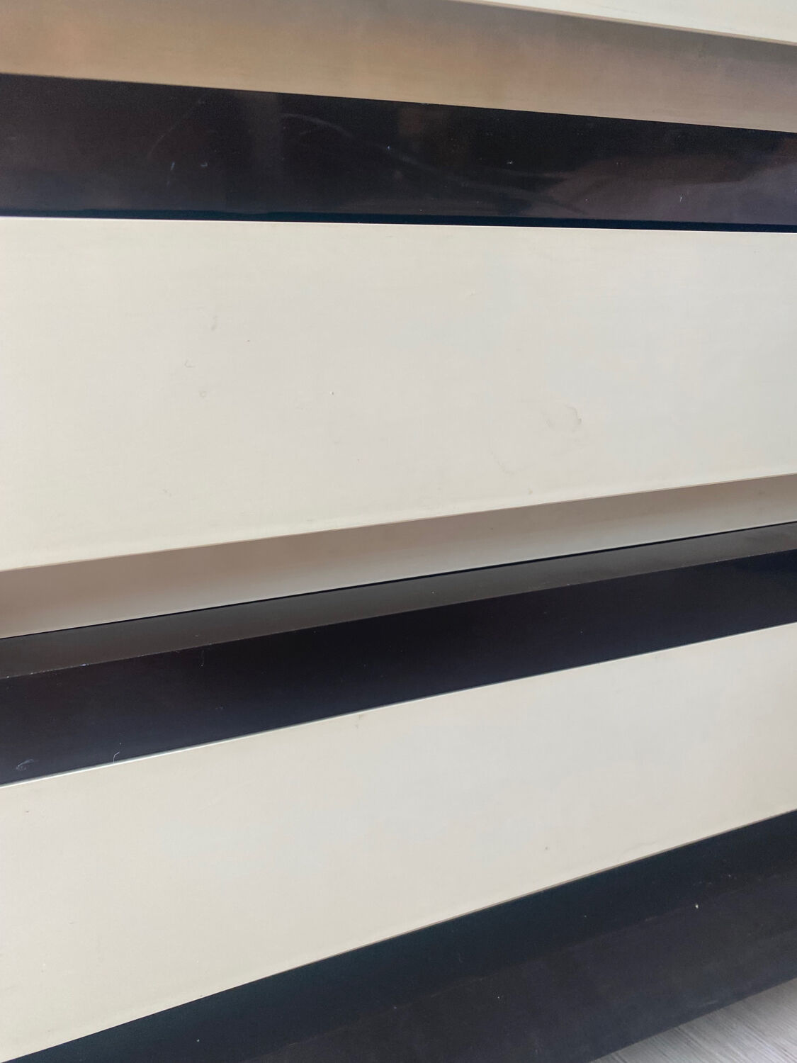 Commode plastique space age