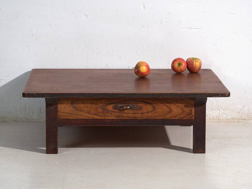 Antique Japanese coffee table with a through drawer in keyaki – Japan, circa 1920.