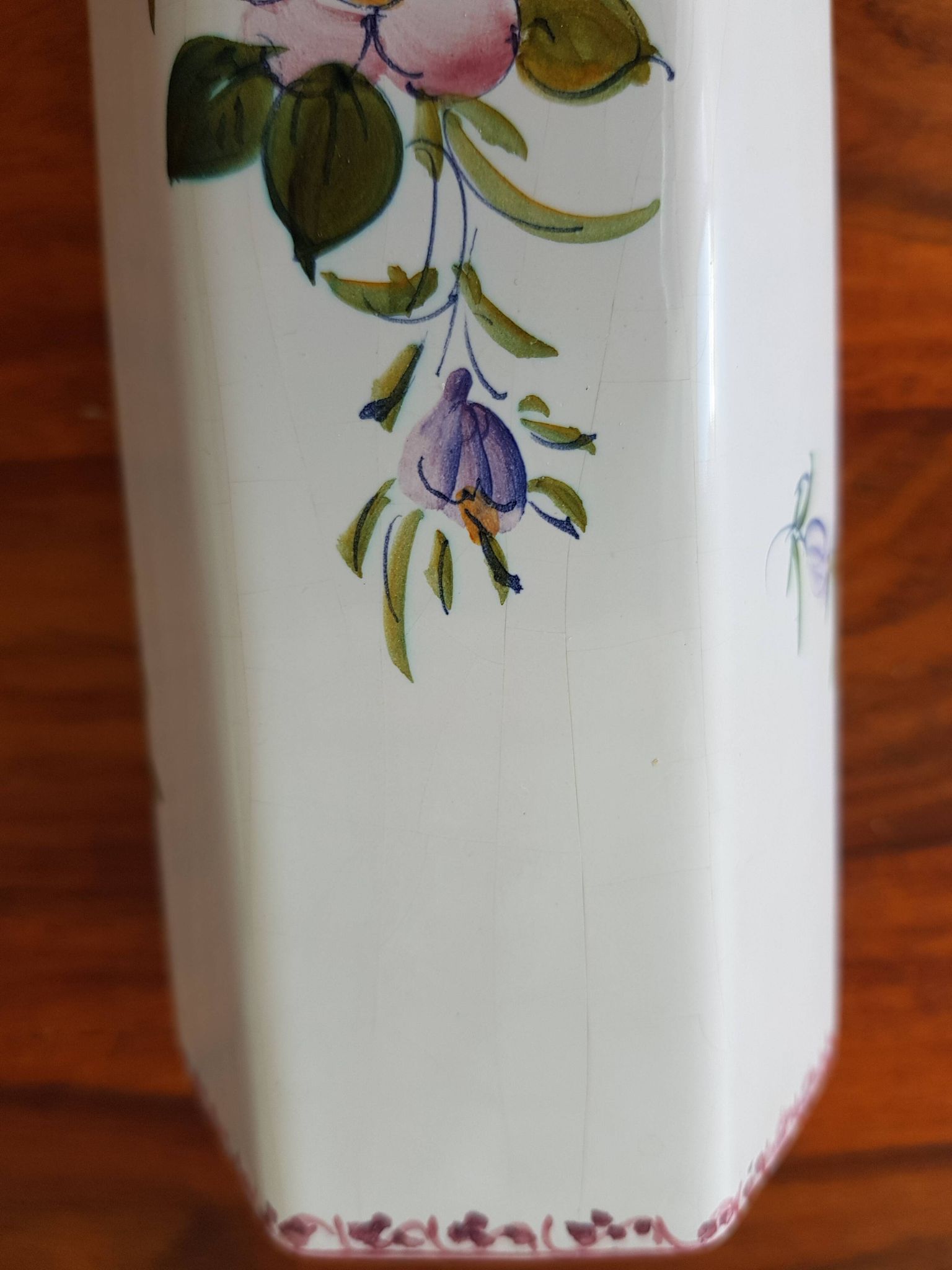 Vase signé Moustier