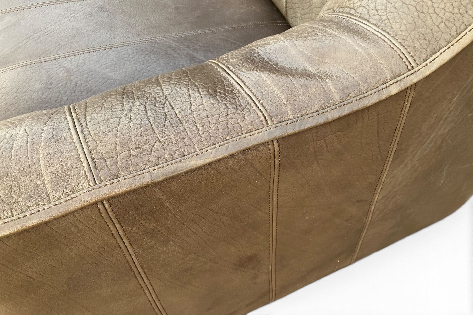 De Sede DS-44 Sofa & Armchair Set – Buffalo Leather – Switzerland, circa 1970