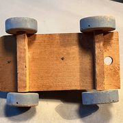 Tracteur jaune en bois, jouet ancien