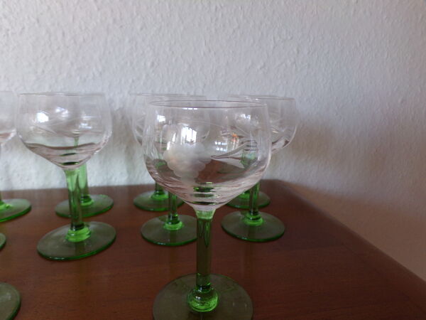 12 verres liqueur en cristal pied vert motif raisin