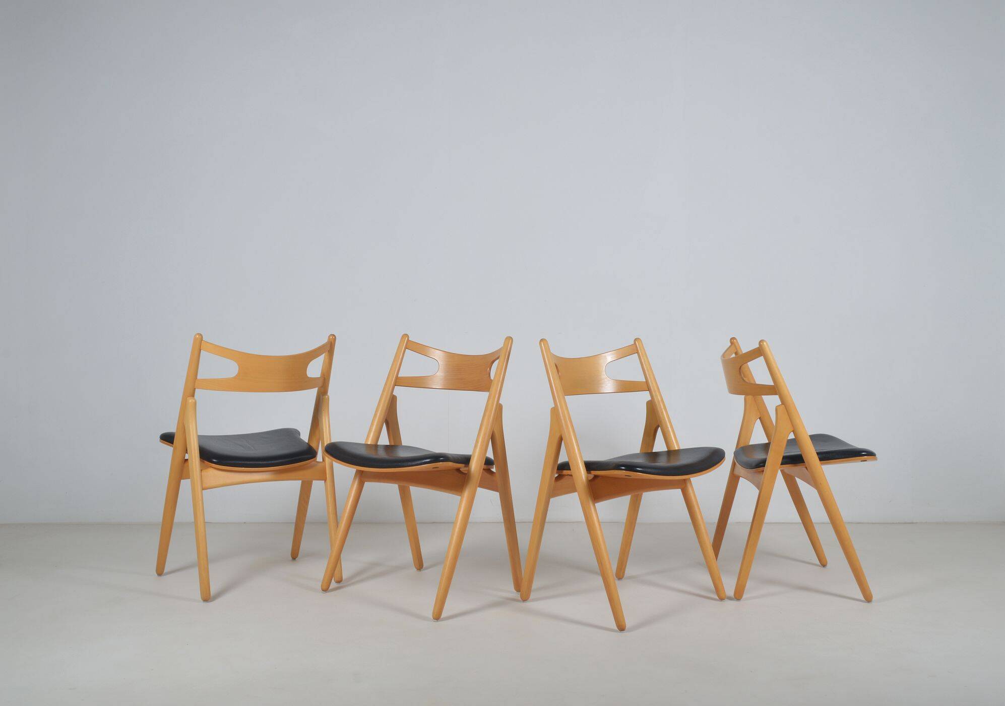 Set CH-29 Sawbuck chairs designed by Hans Wegner for Carl Hansen & Son