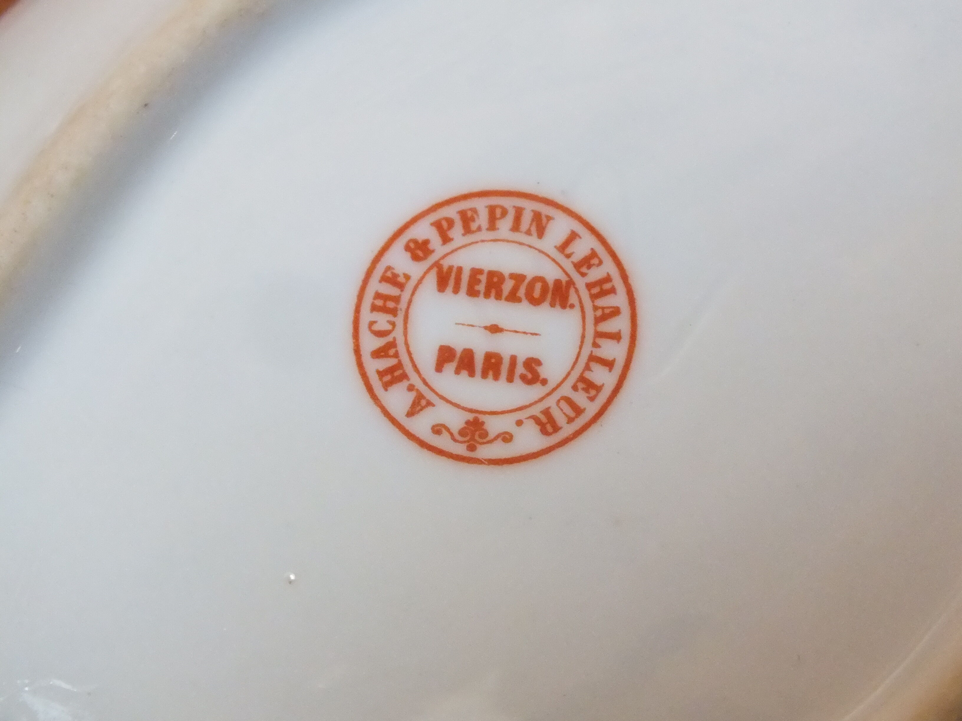 Antique ravier in white porcelain and gold Axe & Pépin in Vierzon