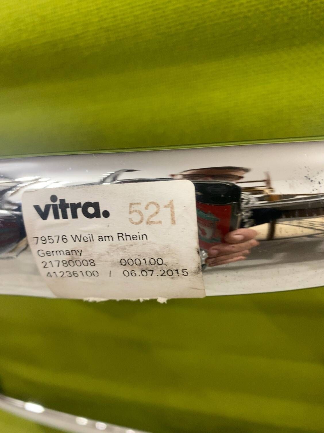 Vitra EA 108 Aluminum Swivel Chair Vitra EA 108 Aluminum Swivel Chair Vitra