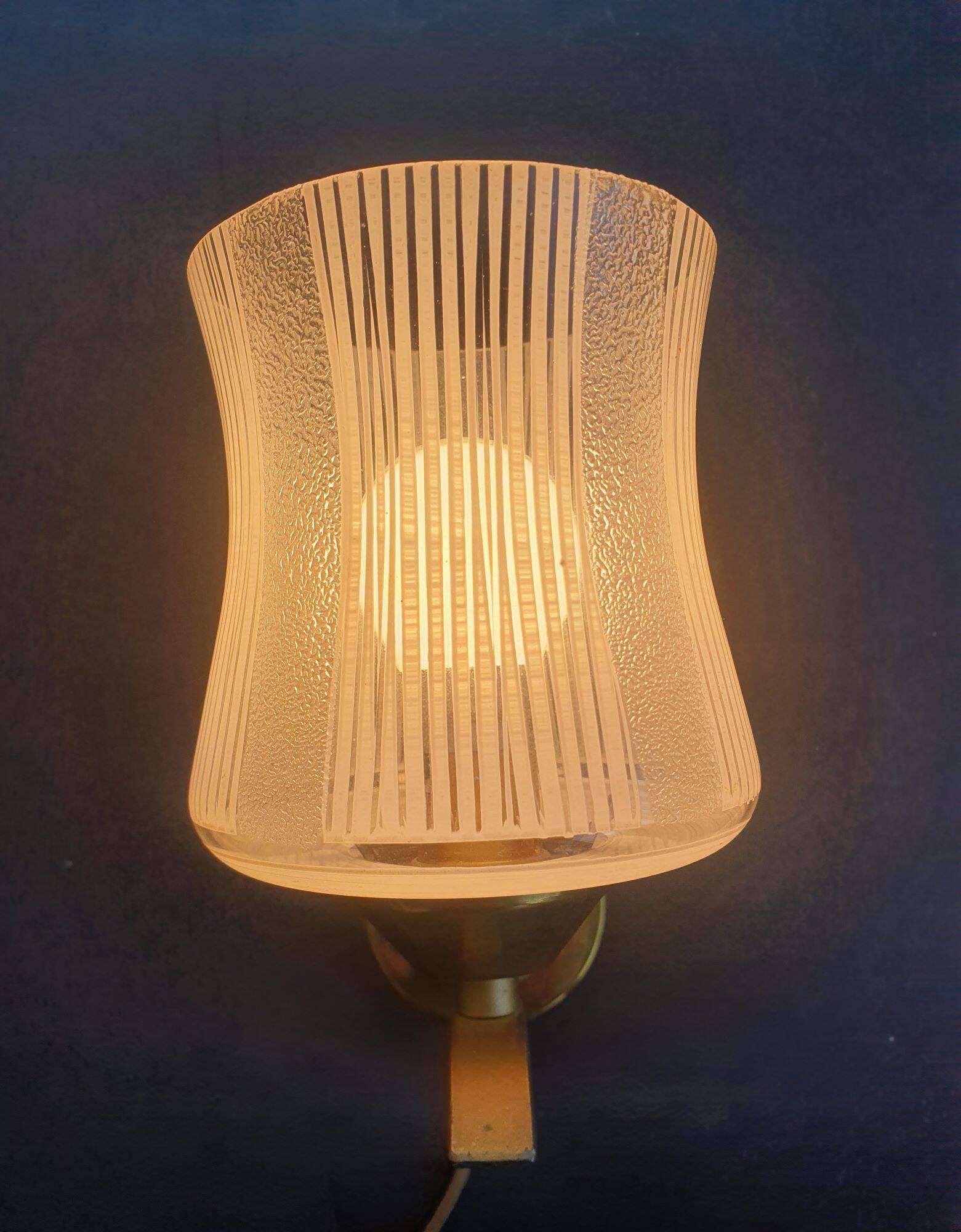 Paire d'appliques murales dorées vintage France