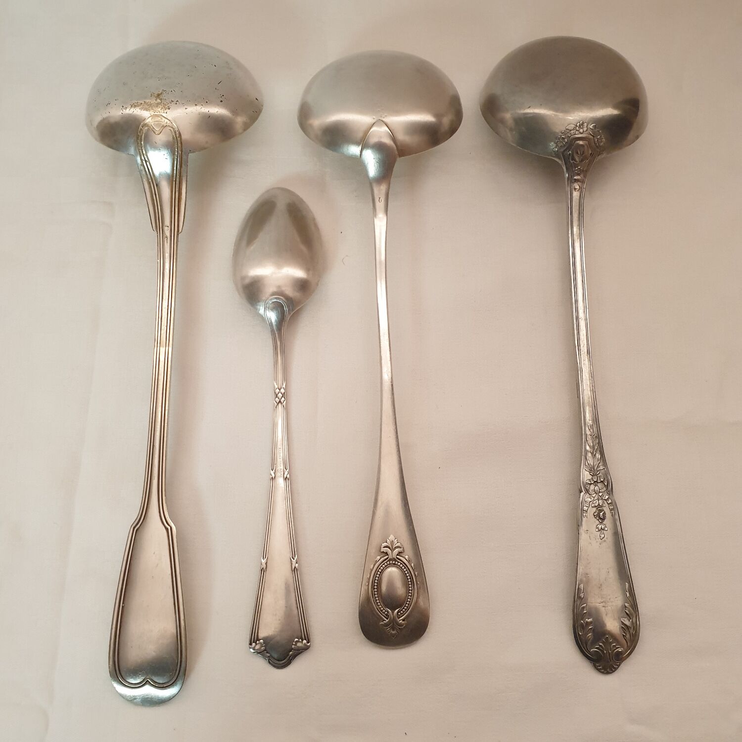 3 ladles and 1 stew spoon