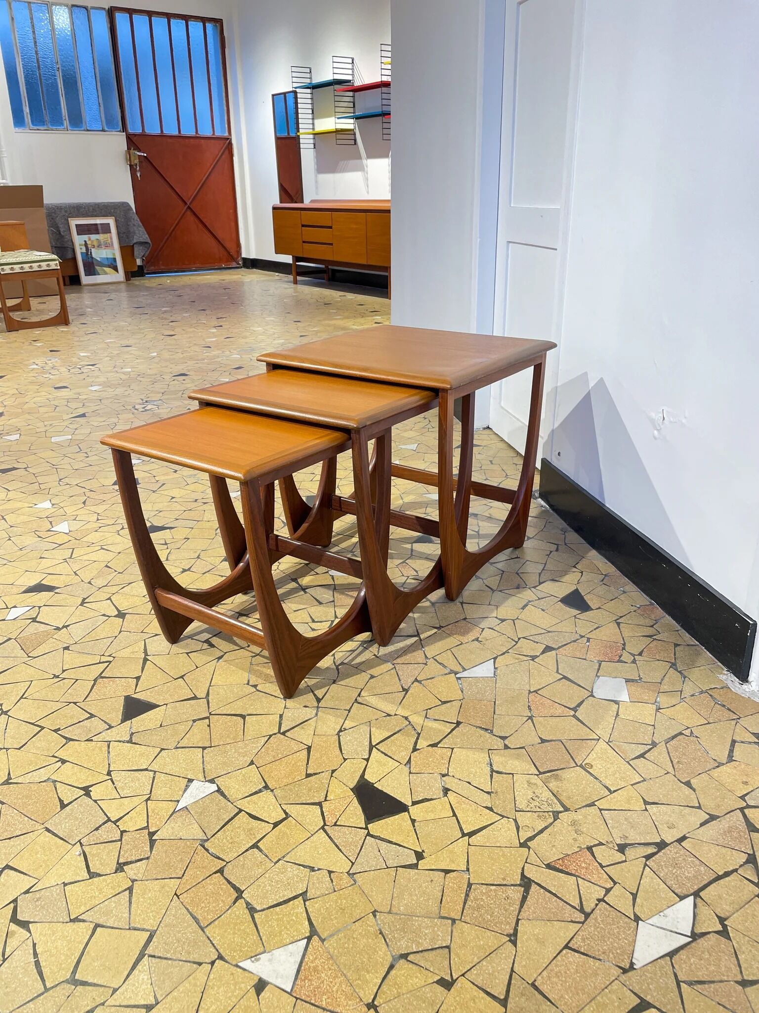 Teak trundle coffee table