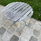 Round folding garden table