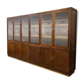 Vitrine industrielle XL vintage haute / armoire de laboratoire / armoire