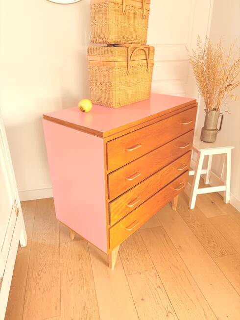 Vintage "Raspberry" chest of drawers